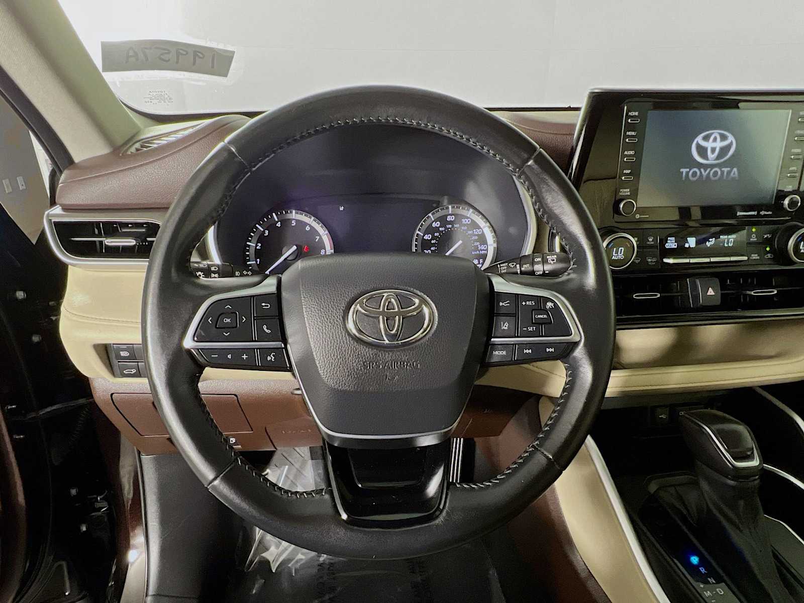 2021 Toyota Highlander XLE photo 4