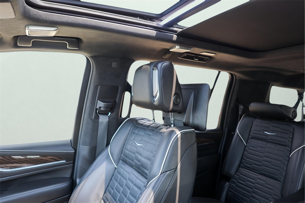 2023 Cadillac Escalade ESV Sport Platinum photo 16