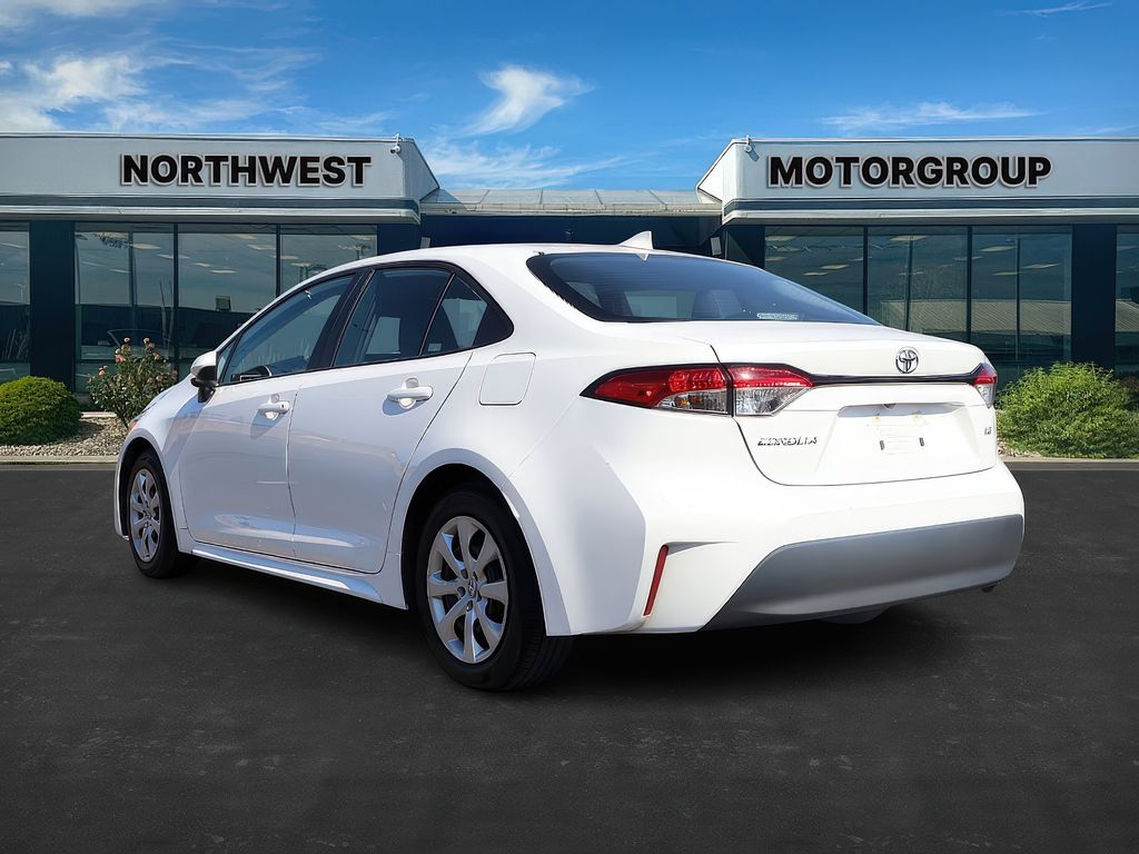 2024 Toyota Corolla LE photo 4