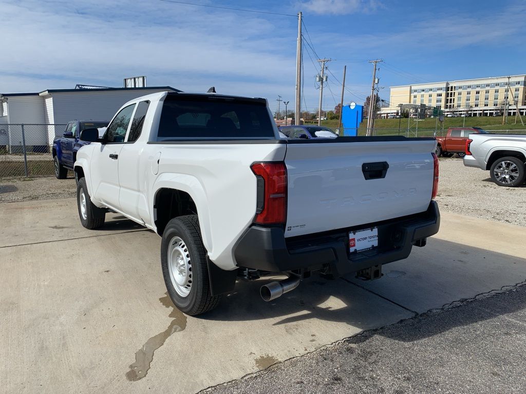 2024 Toyota Tacoma SR XtraCab photo 4