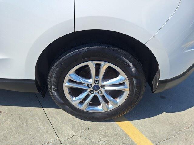 2015 Ford Edge SEL photo 19