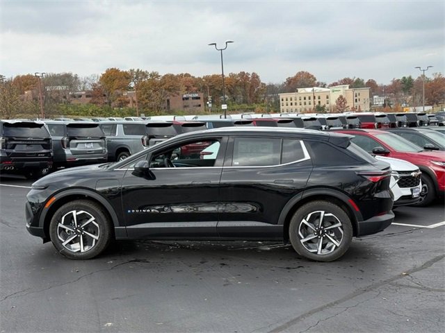 2026 Chevrolet Equinox EV 1LT photo 2