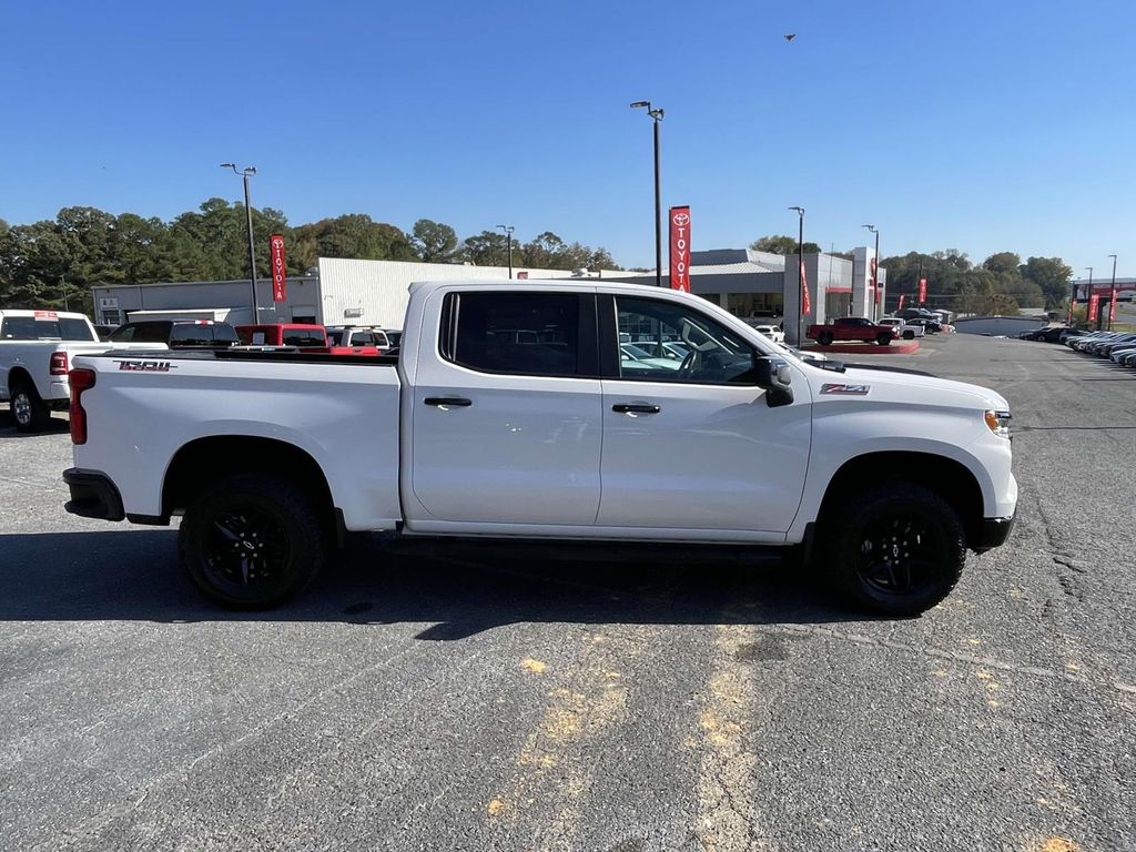 2024 Chevrolet Silverado 1500 LT Trail Boss photo 2