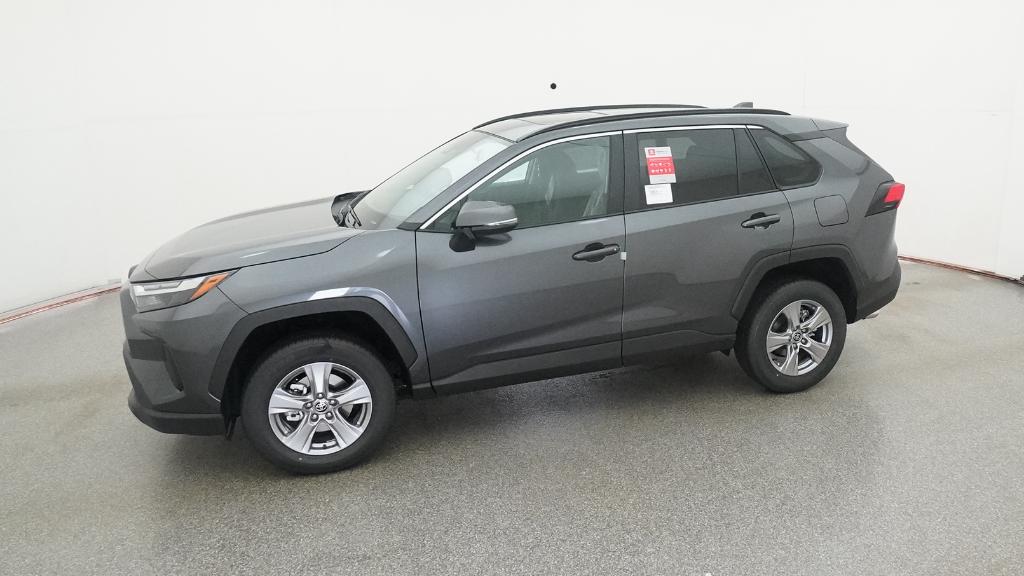 2025 Toyota RAV4 XLE photo 7