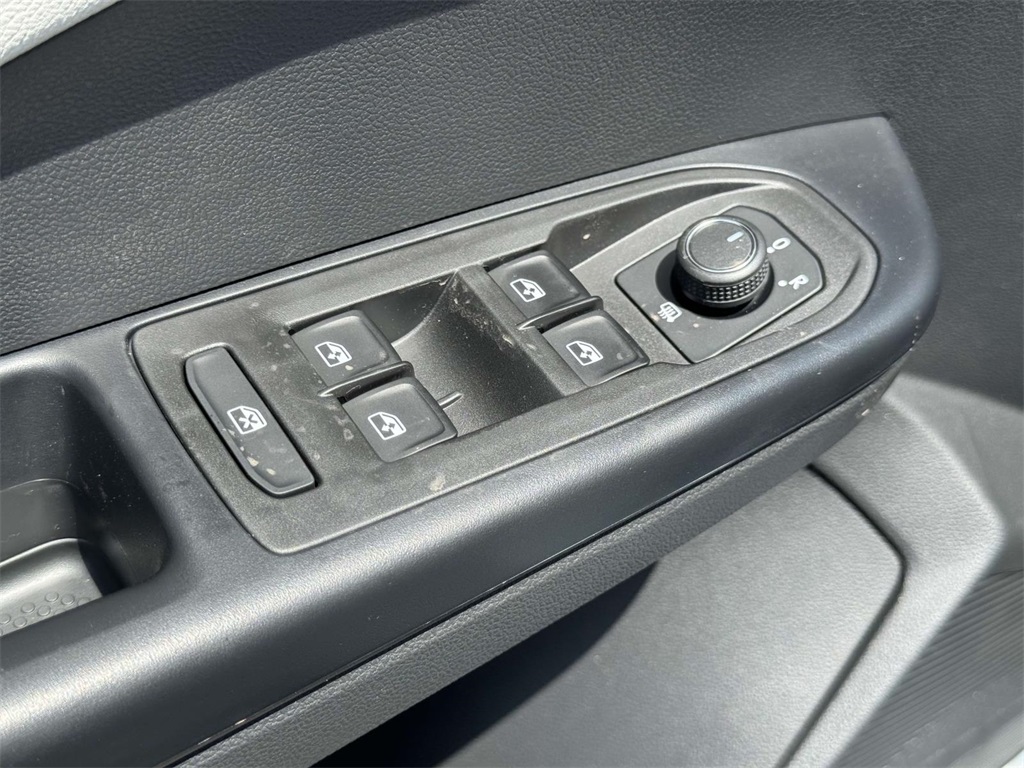 2025 Volkswagen Taos S photo 27