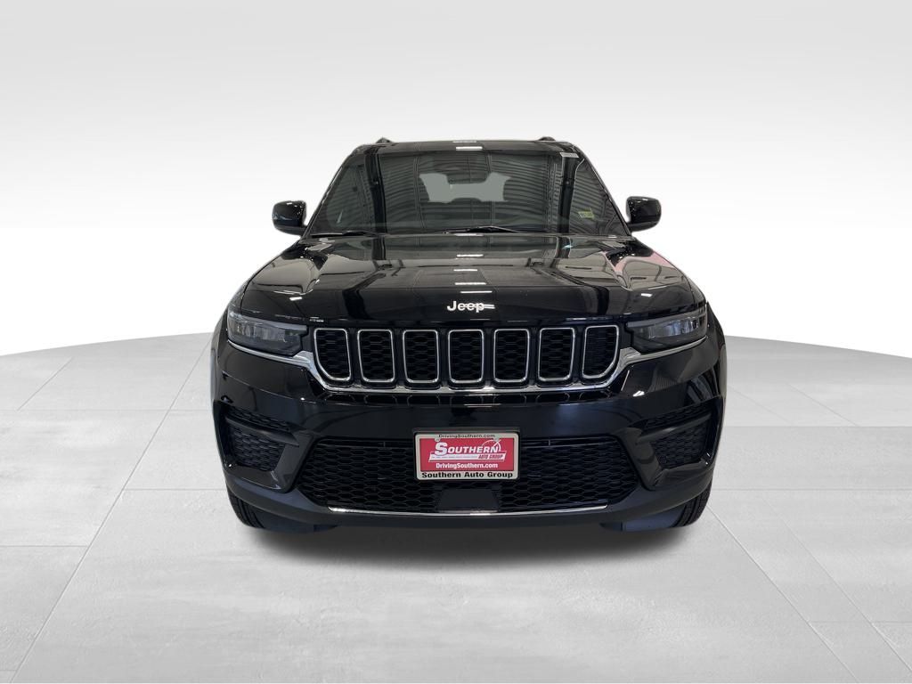 2025 Jeep Grand Cherokee Laredo photo 14