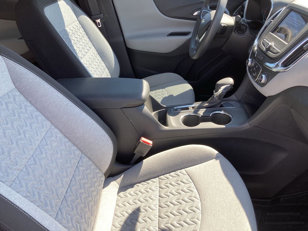2022 Chevrolet Equinox LS photo 32