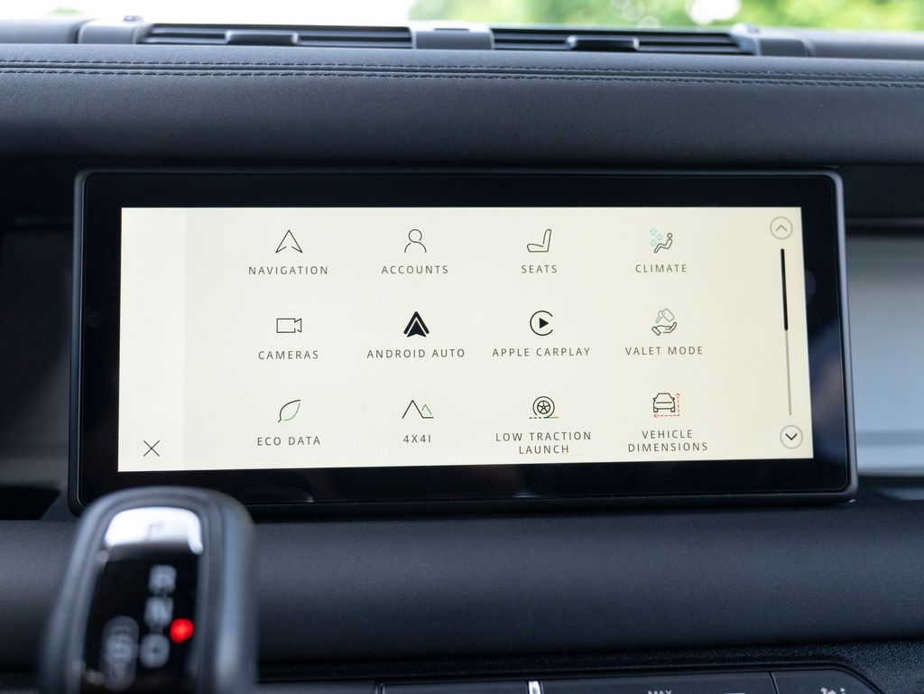 2024 Land Rover Defender 110 S photo 22