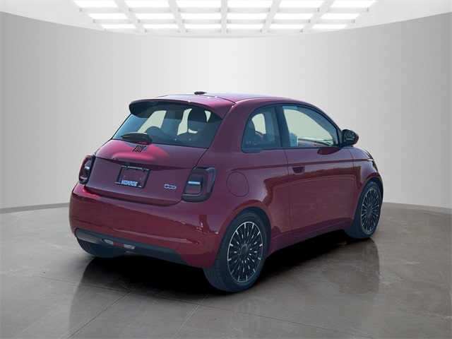 2024 Fiat 500e photo 7