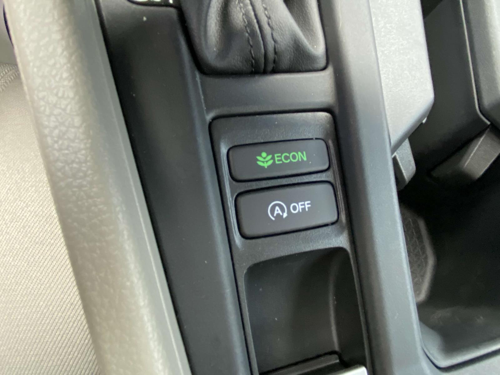 2025 Honda Accord LX photo 7