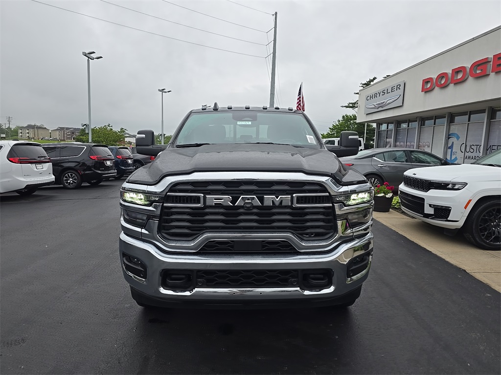 2025 Ram 2500 Tradesman photo 2