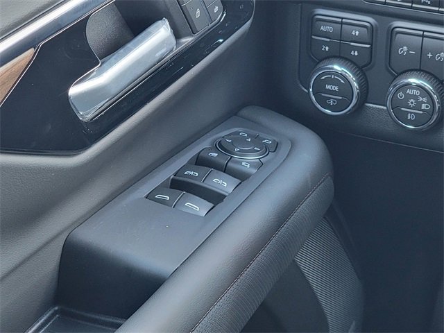 2025 Chevrolet Tahoe High Country photo 24