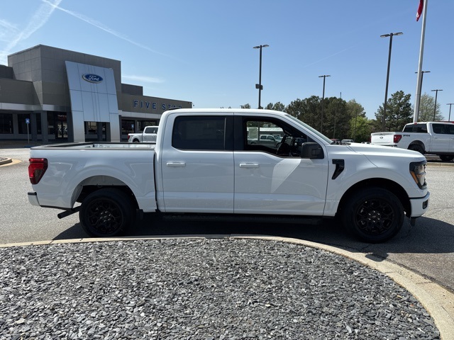 2025 Ford F-150 XLT photo 10
