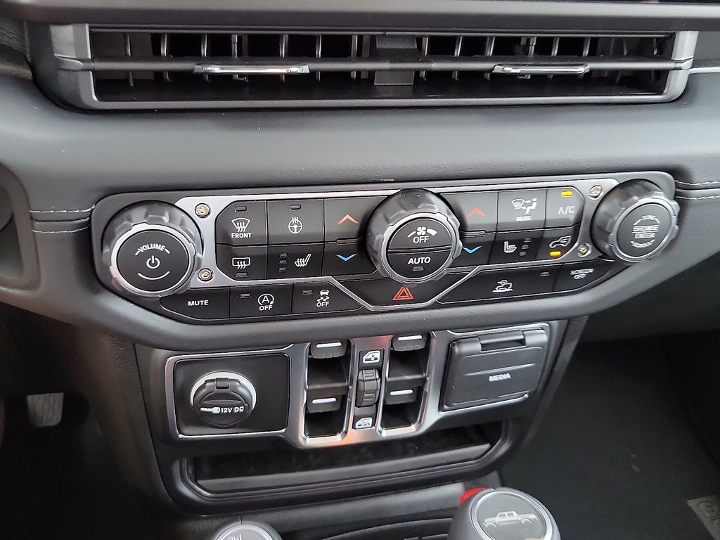2025 Jeep Gladiator Sport photo 15