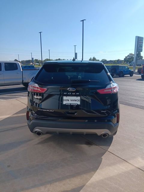 2024 Ford Edge Titanium photo 4