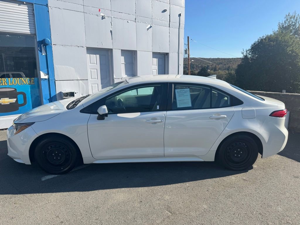 Used 2021 Toyota Corolla LE with VIN 5YFEPMAE8MP177250 for sale in Forest City, PA