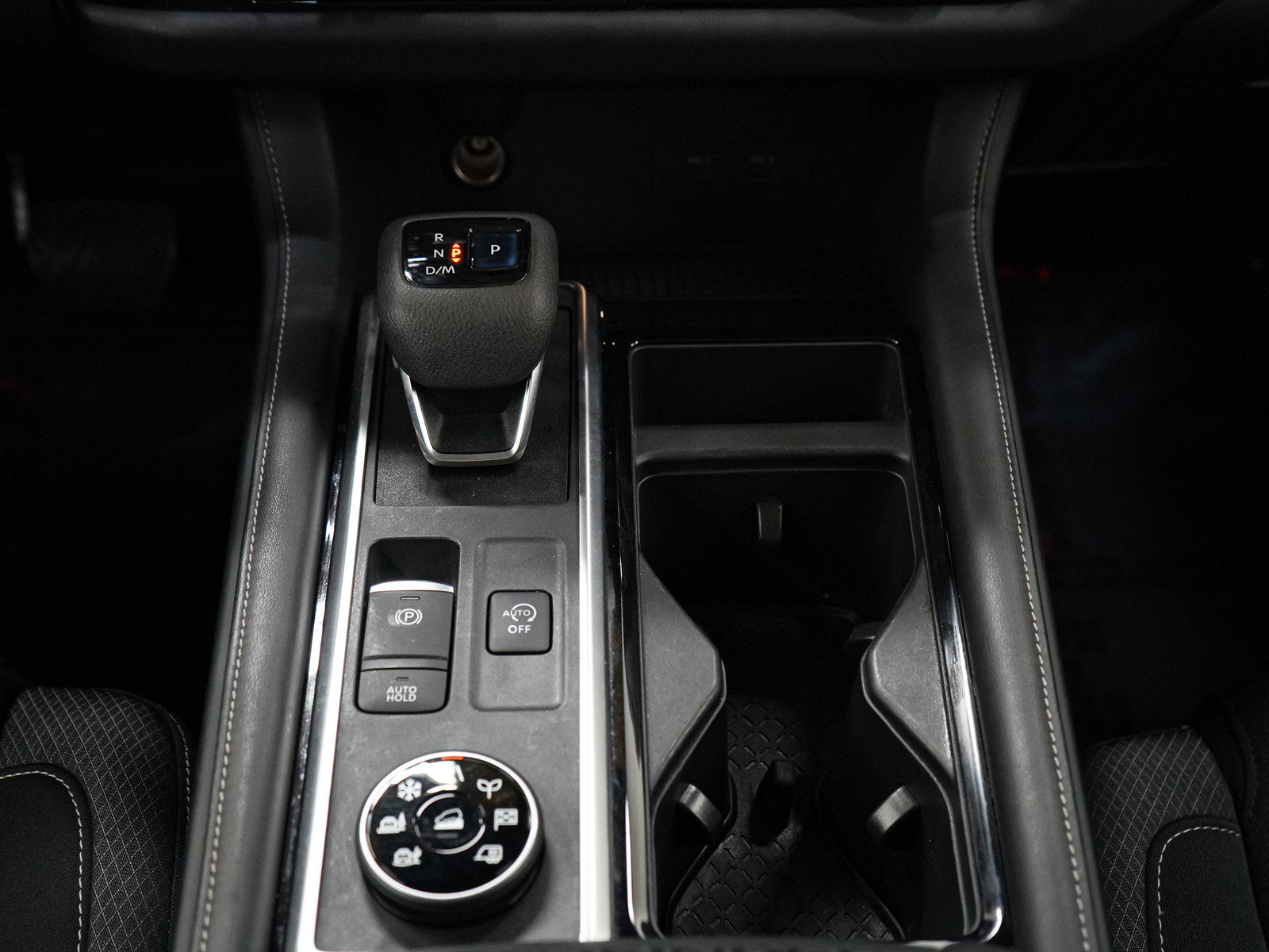 2022 Nissan Pathfinder S photo 17
