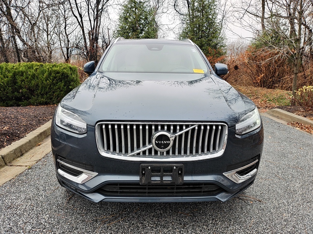 2023 Volvo XC90 Plus photo 2