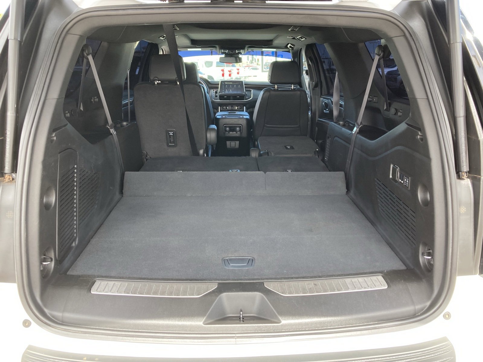 2024 Chevrolet Suburban Z71 photo 49