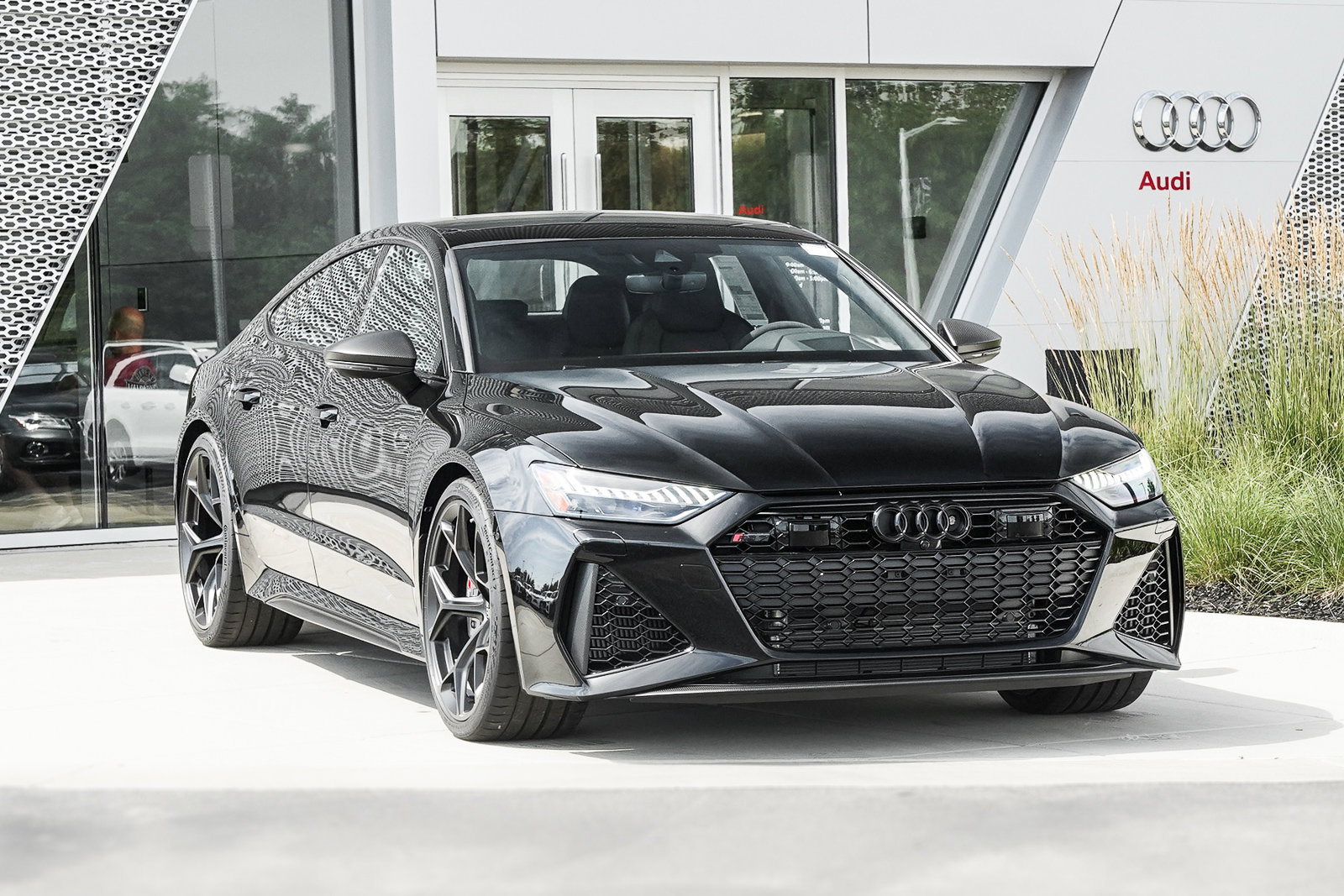 2025 Audi RS 7 Performance Base photo 2