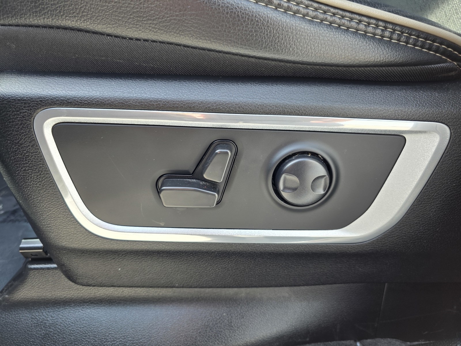 2022 Ram 1500 Laramie photo 22
