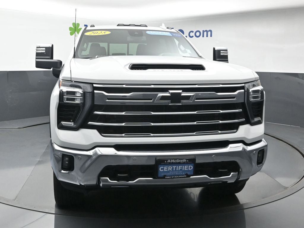 2025 Chevrolet Silverado 2500HD LTZ photo 3