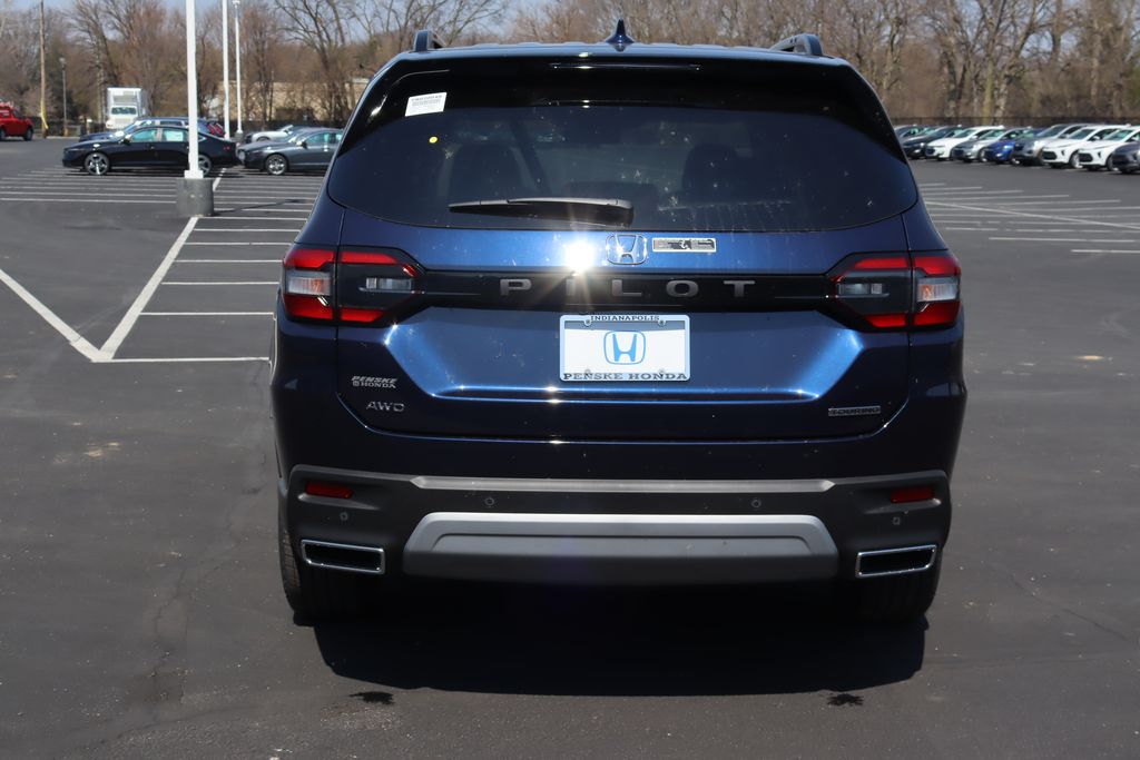 2025 Honda Pilot Touring photo 3