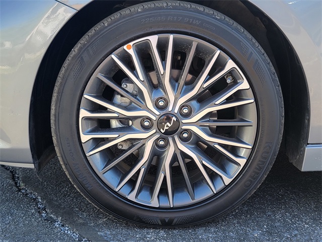 2023 Kia Forte GT-Line photo 10