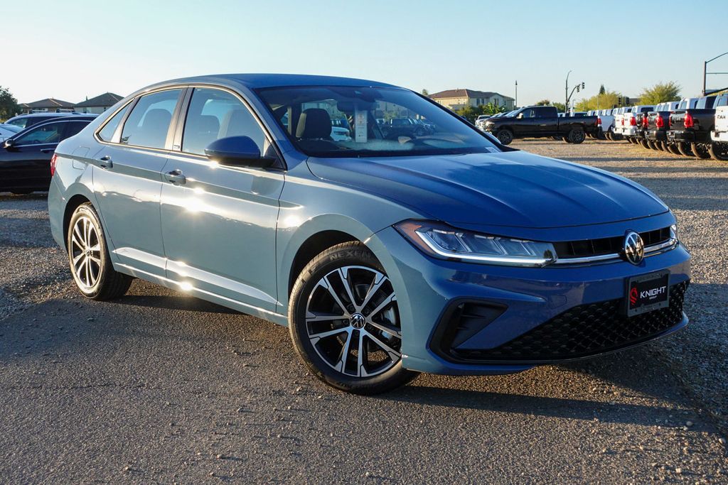 2026 Volkswagen Jetta 1.5T Sport photo 3
