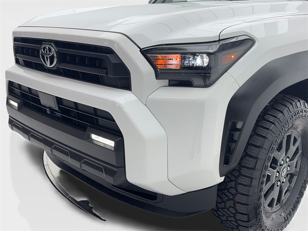 2025 Toyota 4Runner SR5 photo 4