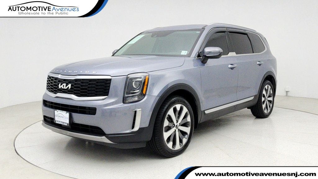2022 Kia Telluride S's photo