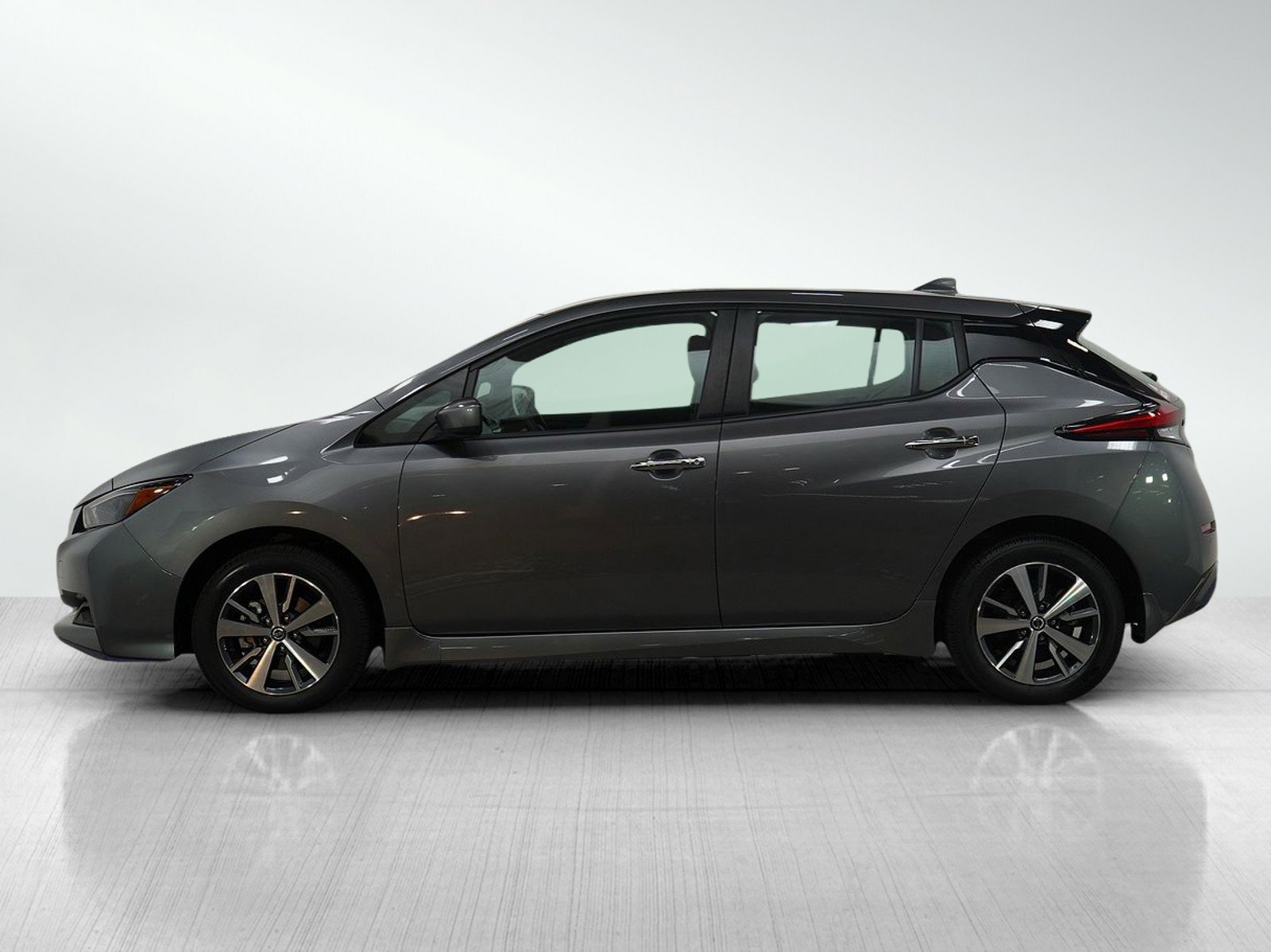 Used 2022 Nissan LEAF S Plus with VIN 1N4BZ1BV4NC561455 for sale in Minneapolis, Minnesota