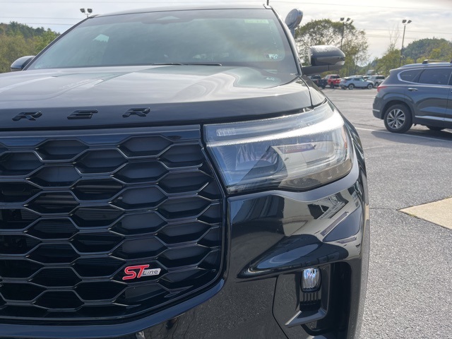 2025 Ford Explorer ST-Line photo 9