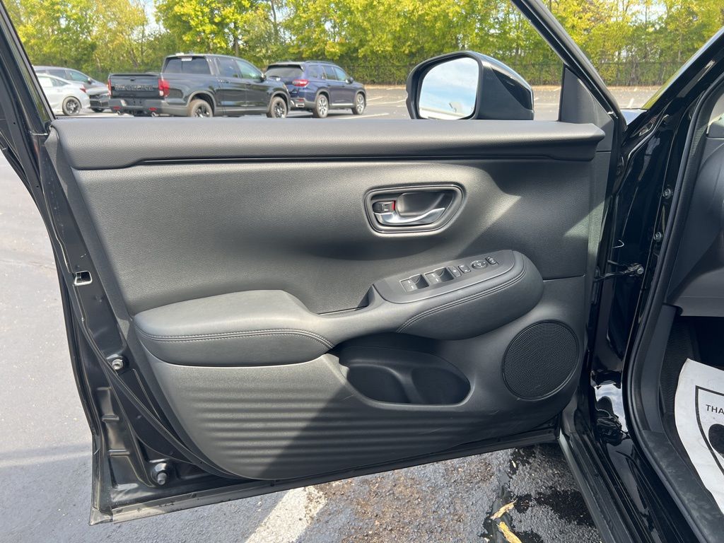 2024 Honda HR-V LX photo 16