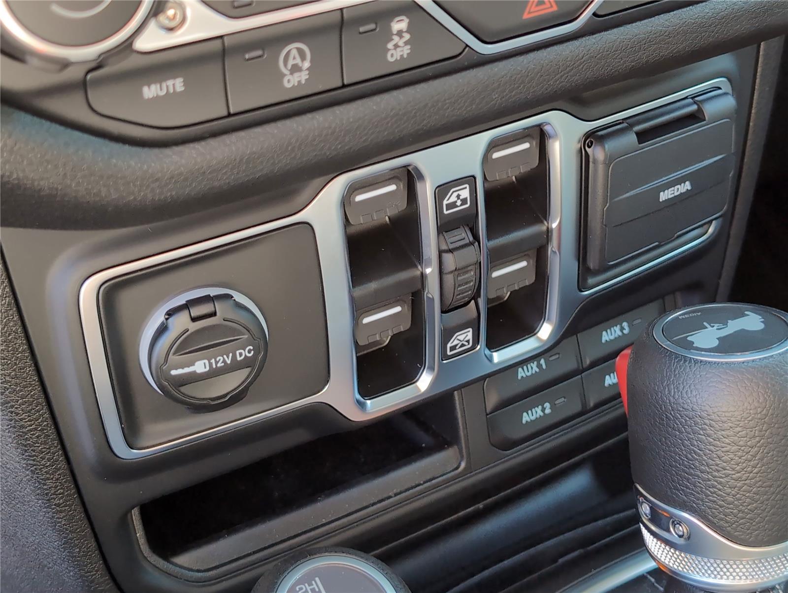 2025 Jeep Wrangler Sport S photo 16