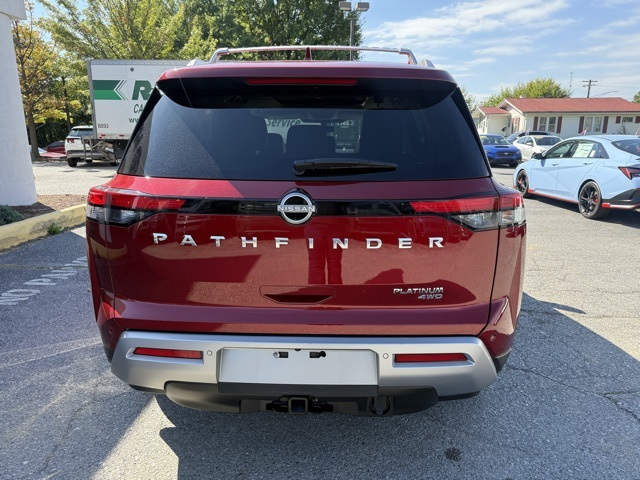 2024 Nissan Pathfinder Platinum photo 3