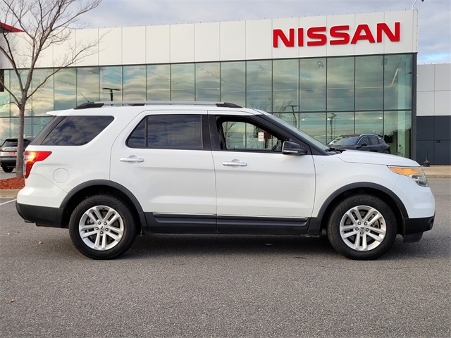2013 Ford Explorer XLT photo 2