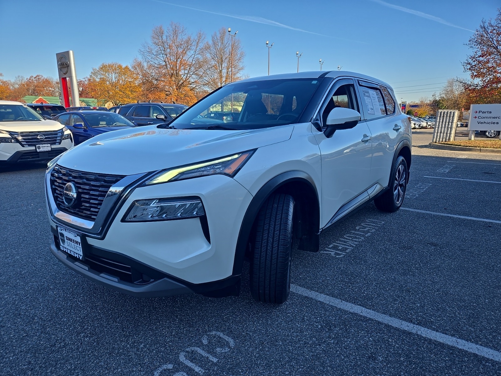 2021 Nissan Rogue SV photo 3
