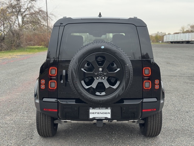 2026 Land Rover Defender 110 S photo 2