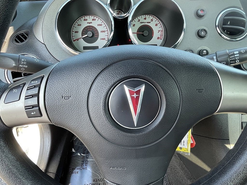 2008 Pontiac Solstice Base photo 10