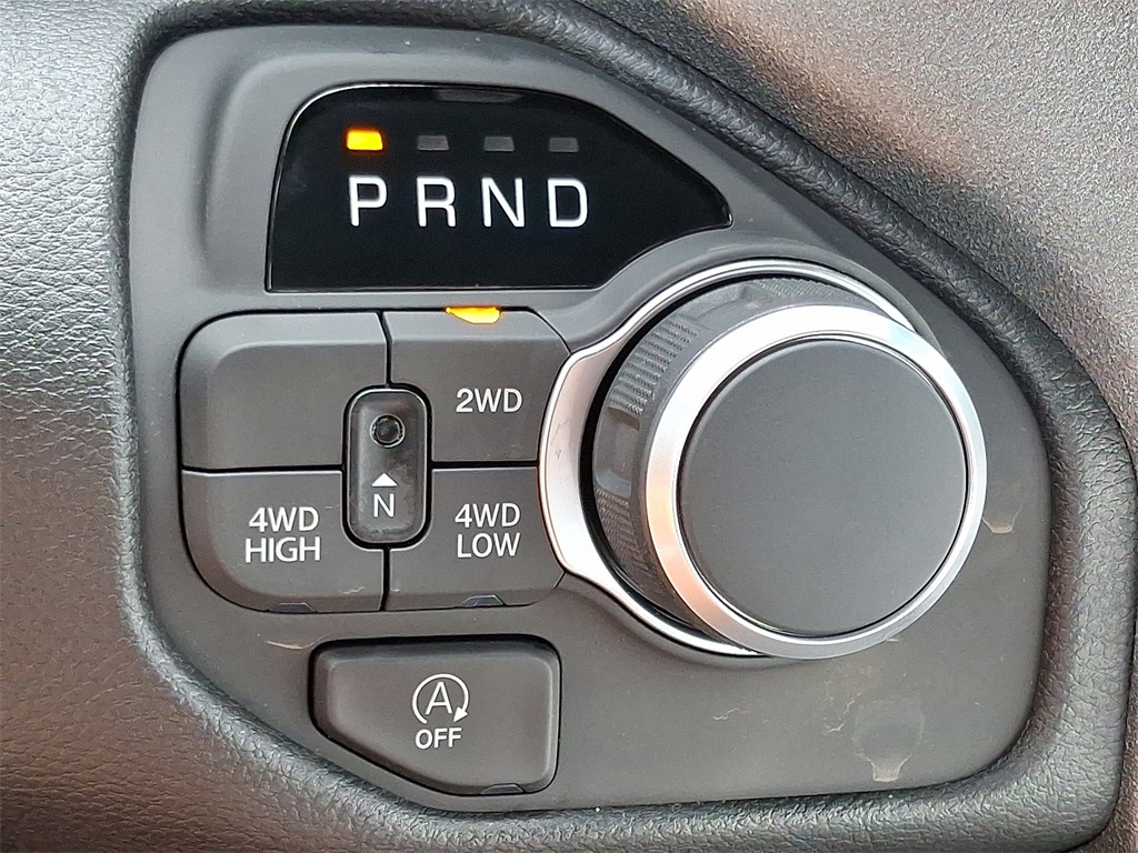 2025 Ram 1500 Tradesman photo 9