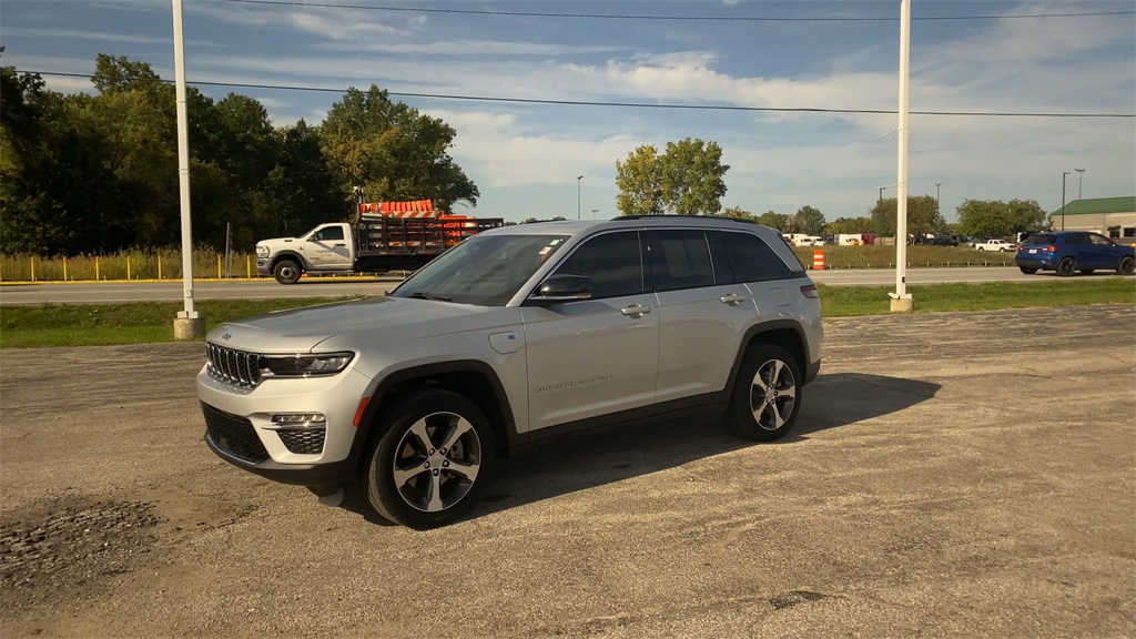 2022 Jeep Cherokee Limited 4xe photo 4