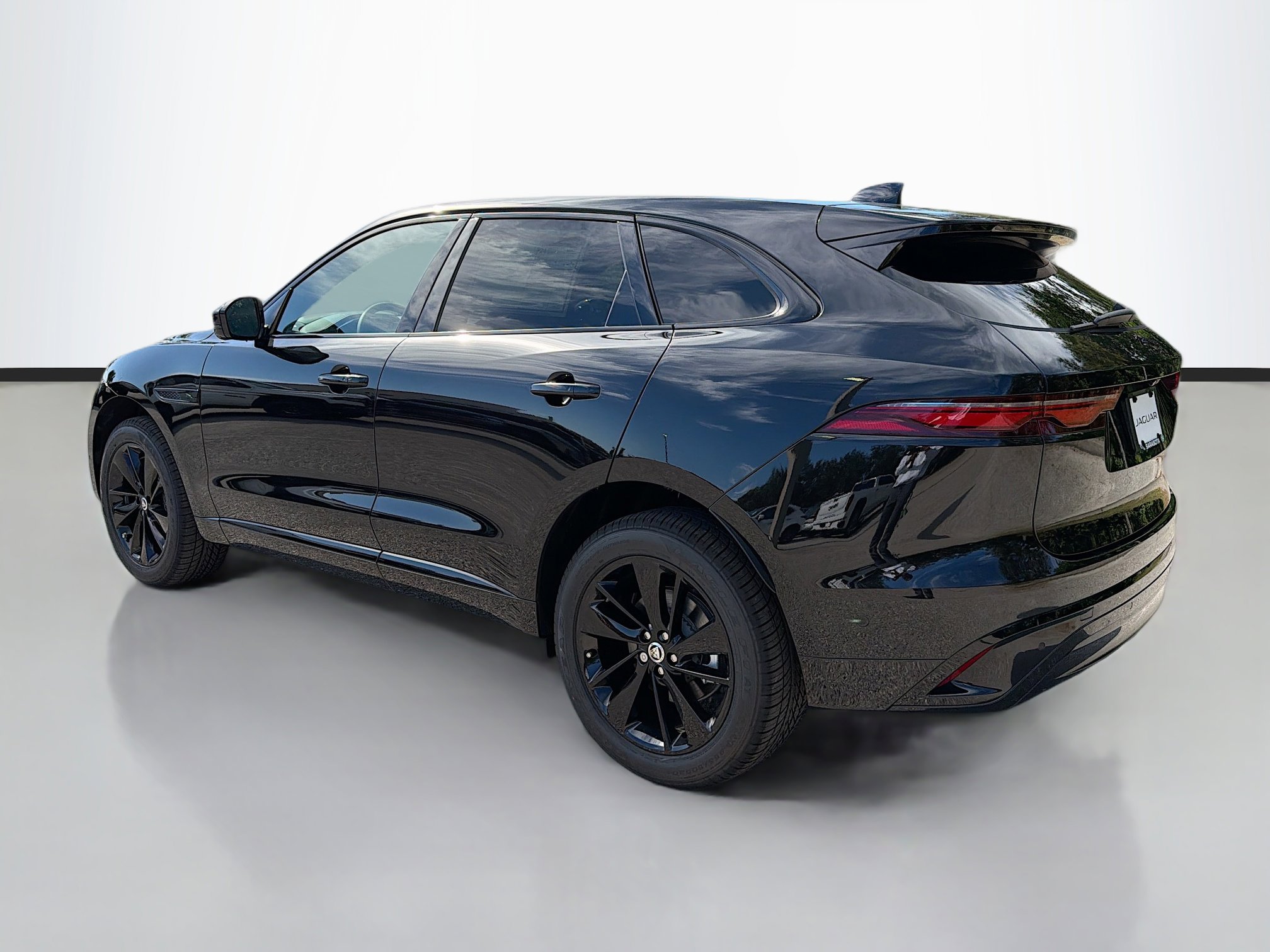 2026 Jaguar F-PACE P250 R-Dynamic S photo 3