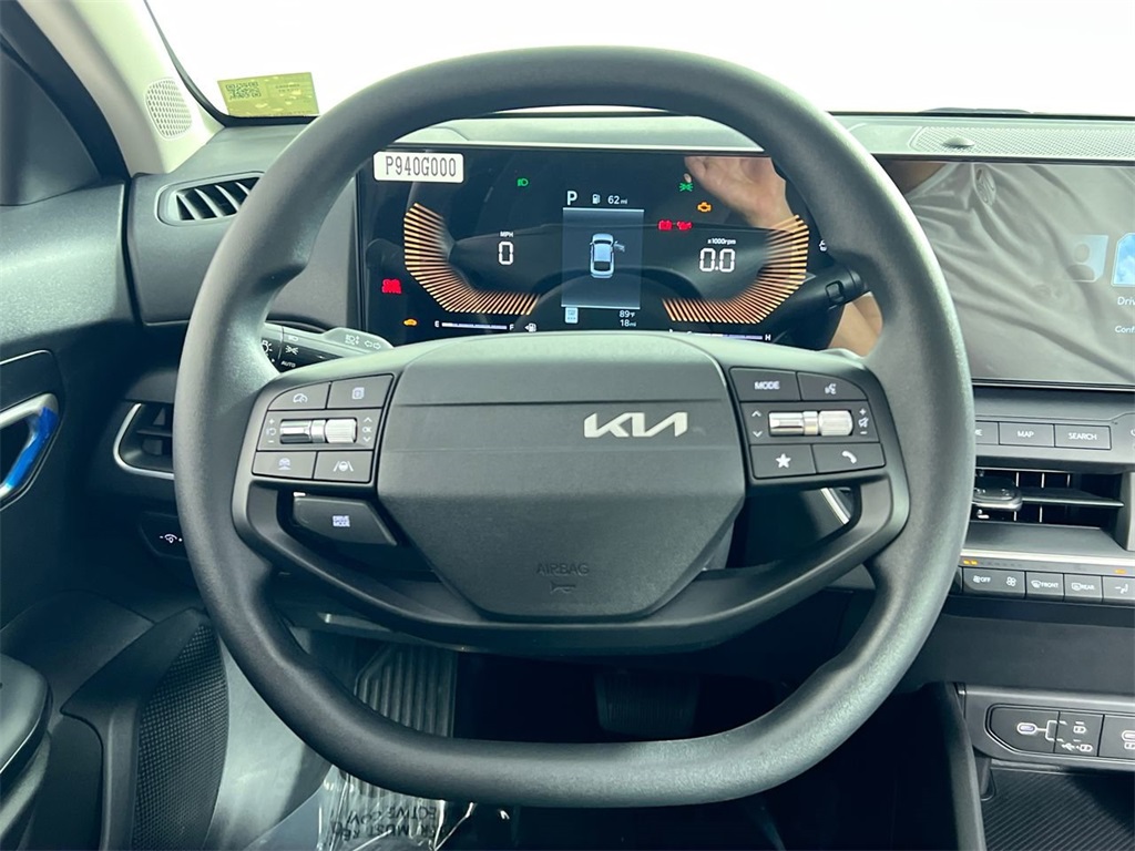 2025 Kia K4 LXS photo 17