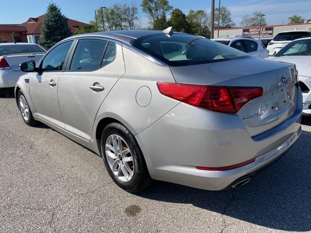 2011 Kia Optima LX photo 4