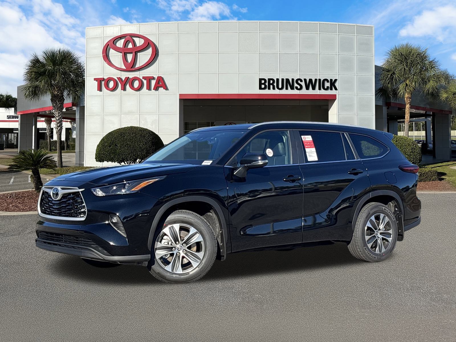 2026 Toyota Highlander XLE's photo