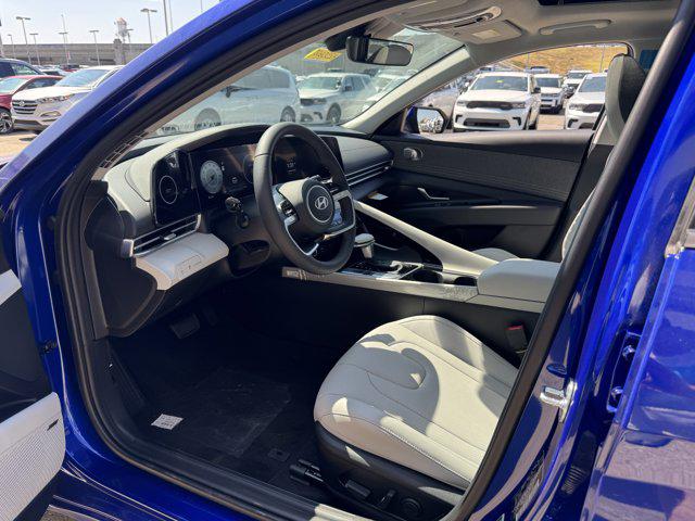 2025 Hyundai Elantra Limited photo 21