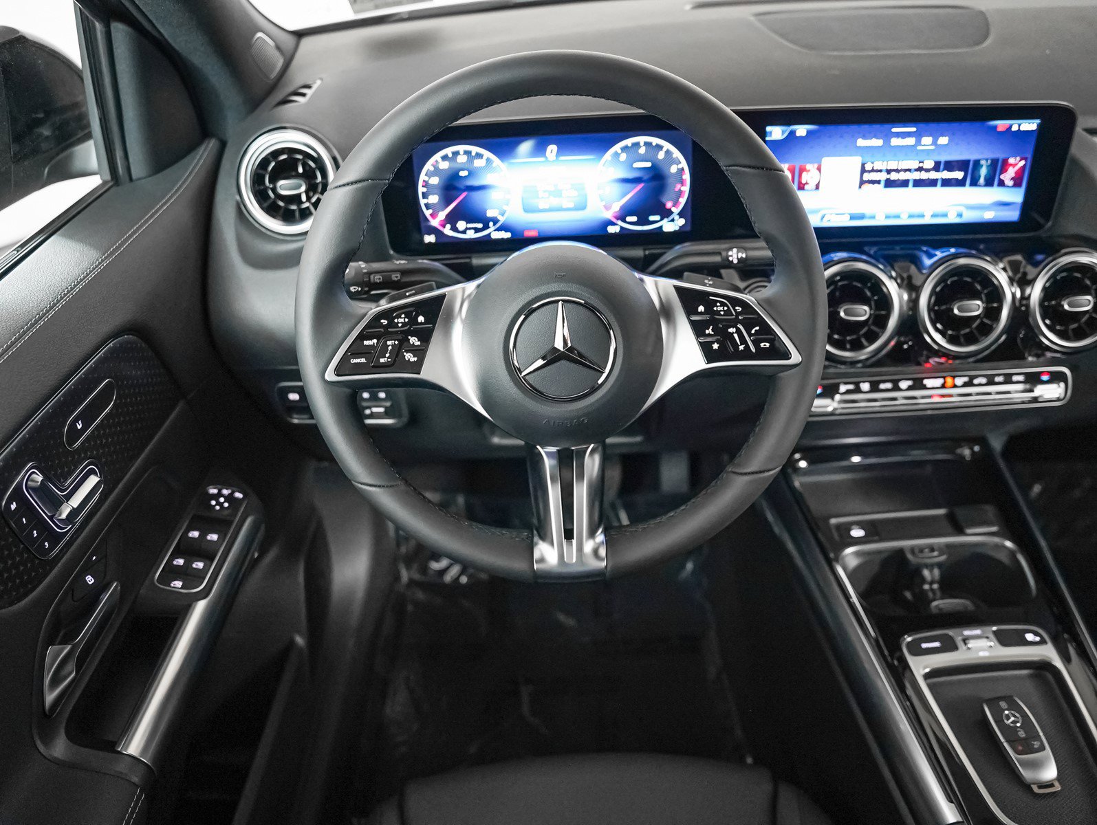 2026 Mercedes Benz GLA 250 photo 11