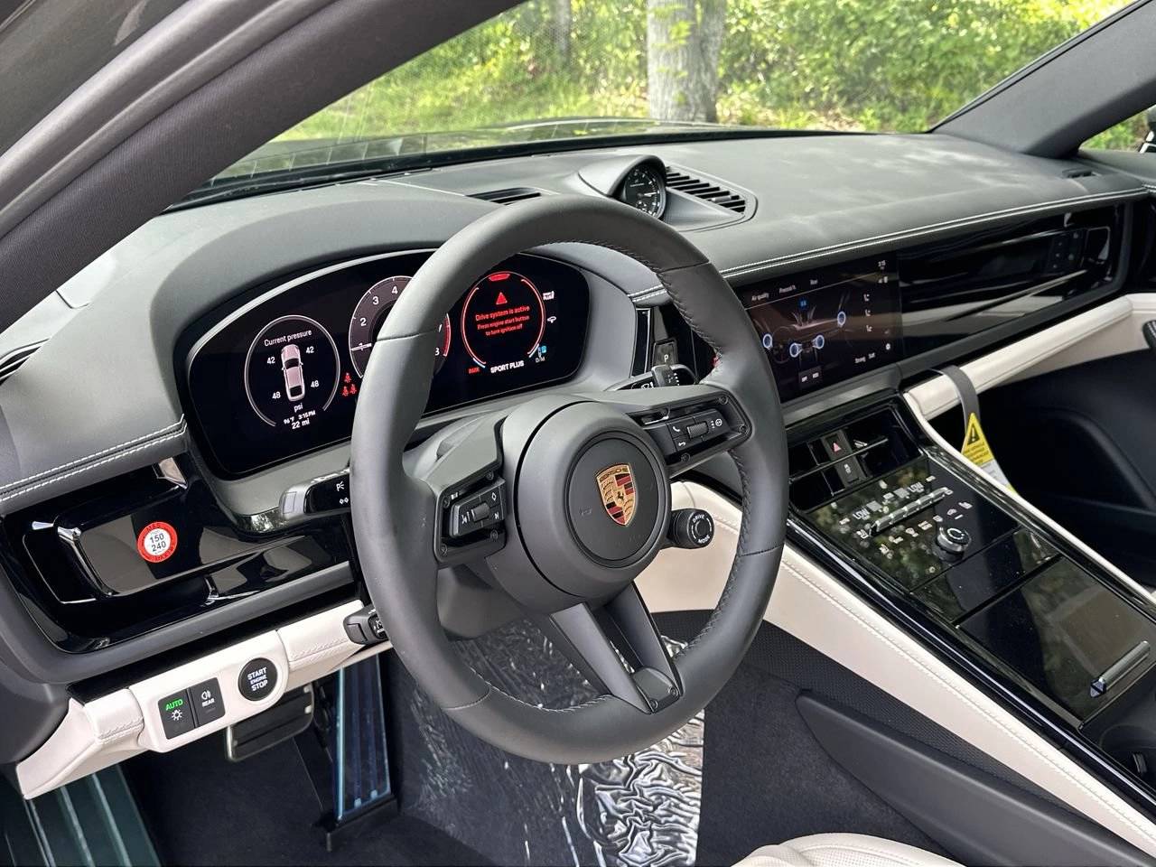 2025 Porsche Panamera E-Hybrid 4 photo 18