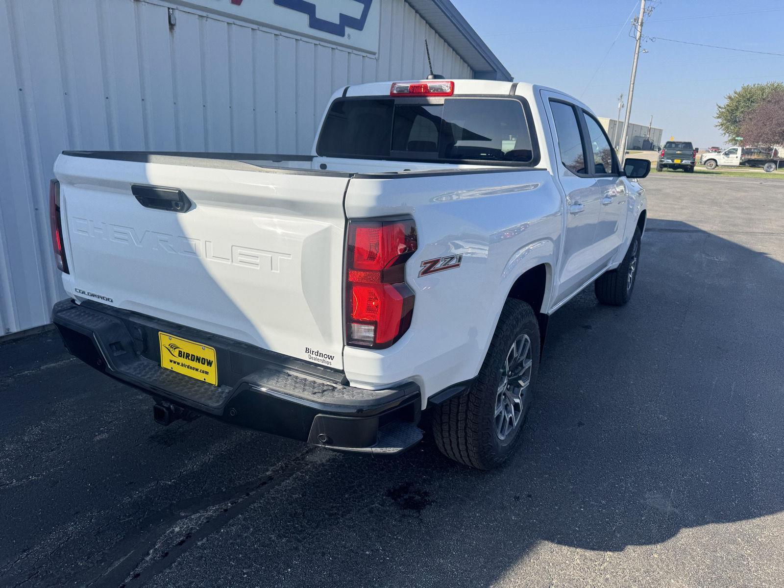 2026 Chevrolet Colorado Z71 photo 2